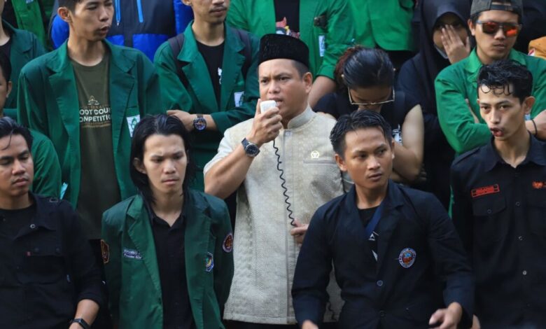 Suarakan Aspirasi, Mahasiswa Makassar Desak DPRD Sulsel Tolak RUU TNI