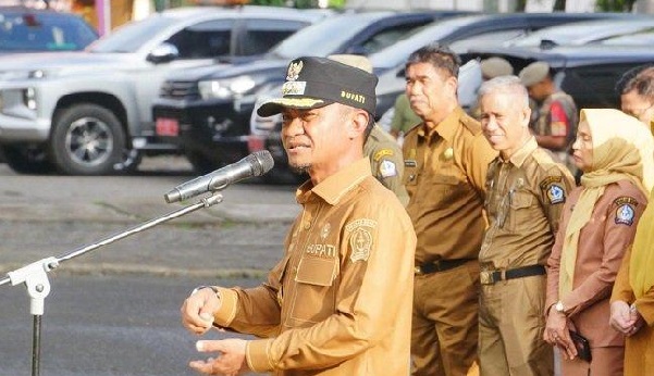 Bolos 6 Bulan, 2 ASN Bone Dipecat di Depan Umum