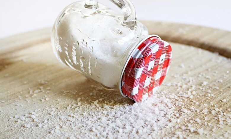 Sering Haus & Berat Badan Naik Drastis? Mungkin Kamu Overdosis Garam, Ini 9 Tandanya