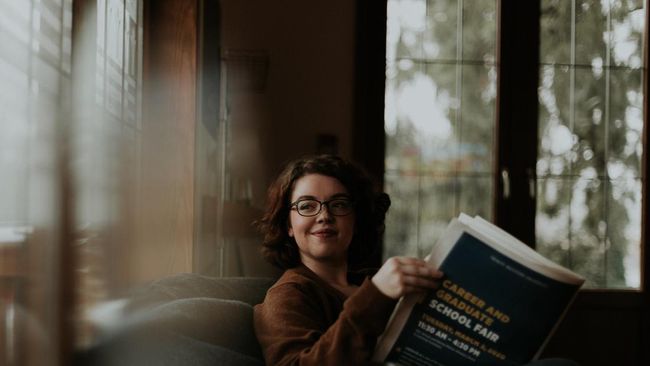 Sering Dibilang Aneh? Bisa Jadi Anda Jenius, Ini 8 Tanda Orang Cerdas yang Jarang Disadari