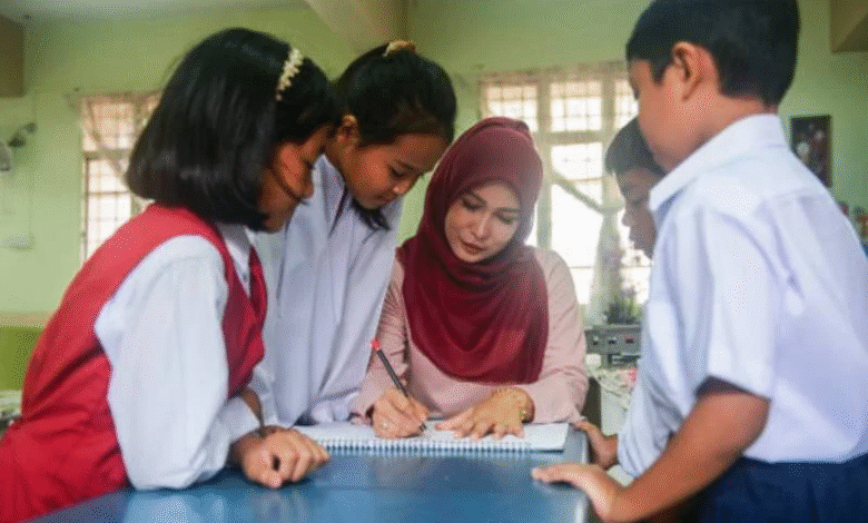 Ada Bantuan Lagi! Pemerintah Beri BSU Khusus untuk Guru Honorer dan Pekerja Gaji Kecil Mulai Juni