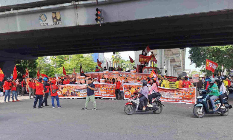 Buruh Makassar Peringati May Day 2025 dengan Tuntutan Besar: Reforma UU Ketenagakerjaan yang Adil