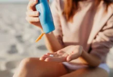 Masih Salah Pakai Sunscreen? Begini Cara Tepatnya Menurut Dokter Kulit Top Dunia! 