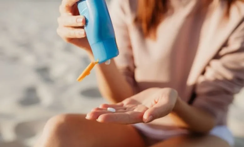 Masih Salah Pakai Sunscreen? Begini Cara Tepatnya Menurut Dokter Kulit Top Dunia! 