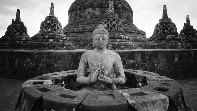 Kenapa Waisak Selalu Dirayakan di Candi Borobudur? Ini Sejarah yang Jarang Diketahui