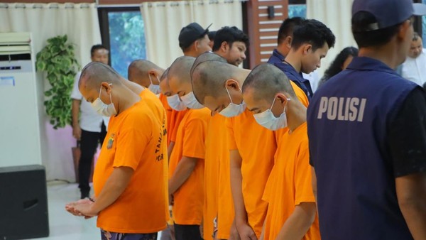 Heboh! Pabrik Skincare Palsu di Bekasi Pakai Tepung Tapioka, Omzet Tembus Rp1,2 Miliar!