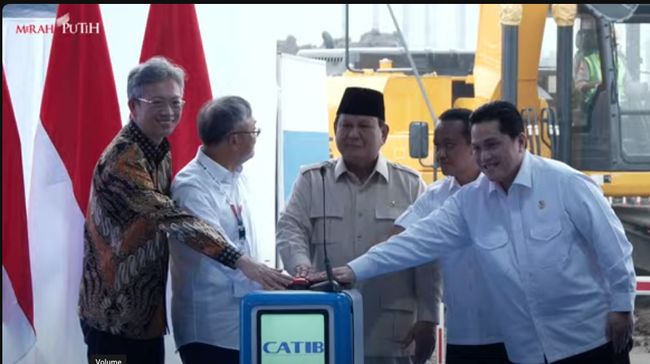 Prabowo Resmikan Proyek Baterai EV Rp96 Triliun di Karawang, Wujudkan Hilirisasi Impian Soekarno