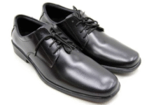 Punya Sepatu Kulit Sintetis? Ini 6 Rahasia Cuci yang Bikin Awet & Selalu Keren, ala Profesional