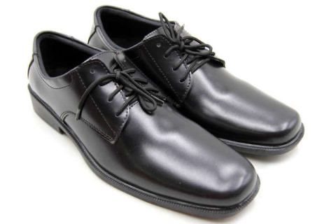 Punya Sepatu Kulit Sintetis? Ini 6 Rahasia Cuci yang Bikin Awet & Selalu Keren, ala Profesional