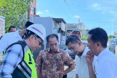 DPRD Wajo Sidak Proyek Jalan Beton Rp1,8 Miliar di Sawerigading, Soroti Kualitas & Transparansi