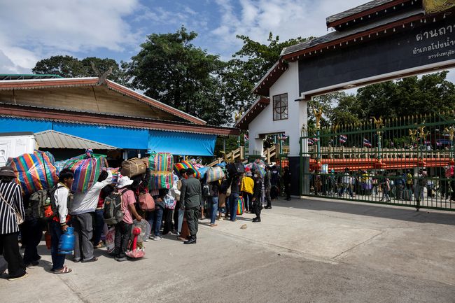 Berakhir Damai! Ribuan Warga Kamboja di Thailand Berbondong Balik Kampung