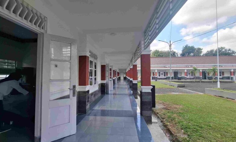 140 Guru Mundur dari Sekolah Rakyat, DPR: Kebutuhan Dasar Itu Pokok Bukan Pelengkap