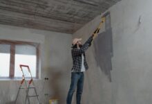 Tak Perlu Panik! Ini Tips Ampuh Atasi Tembok Lembap dan Cat Mengelupas di Rumah Tropis