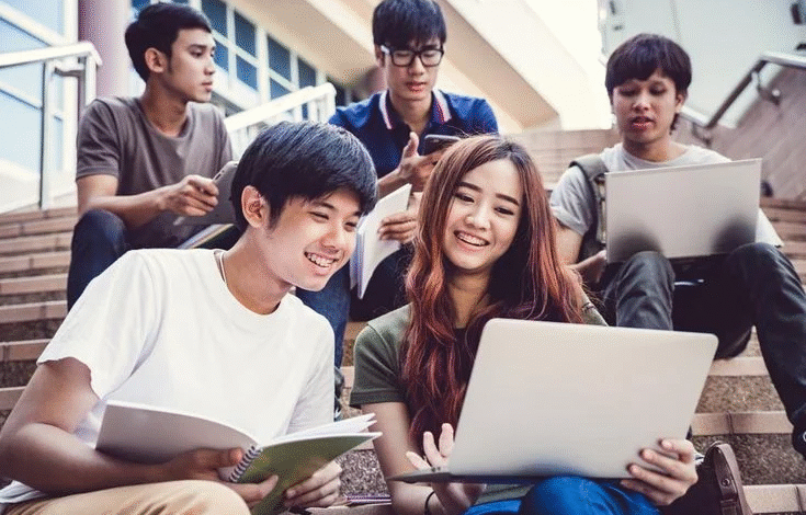 Rahasia Mahasiswa Sukses Menabung: Uang Saku Aman, Dana Cadangan Siap Sedia