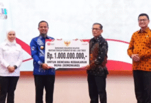 Gerak Cepat, Gubernur Sulsel Kucurkan Bantuan Rp1 Miliar untuk Korban Kebakaran Soroako