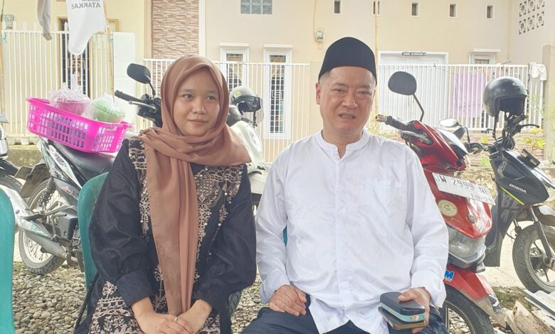 Membuktikan Cinta Lintas Benua, Pria Rungu Asal Amerika Menikahi Putri Bugis Wajo