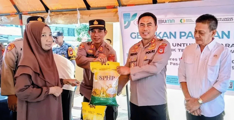 Sinergi Polri dan Pemerintah Tekan Inflasi Wajo: GPM Polsek Tempe Jual Habis 2 Ton Beras