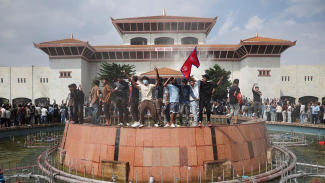 Belajar dari Krisis Nepal: Demo Menggila, Anak Muda Susah Cari Kerja, dan Ancaman bagi Indonesia