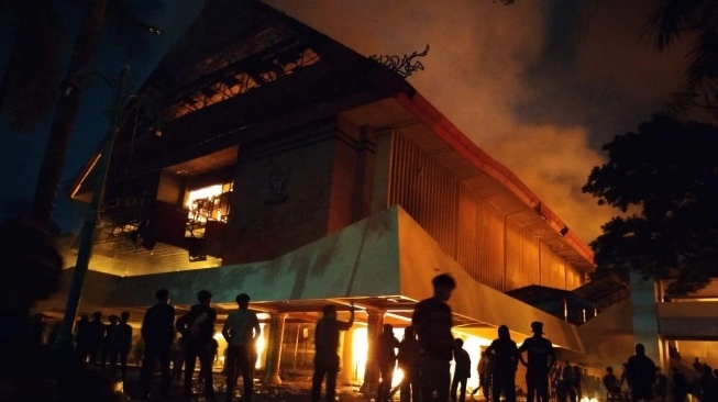 Gedung Terbakar, DPRD Sulsel Pindah Kantor Sementara ke Dinas Perhubungan