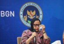 Wakil Kepala BGN Nanik Deyang Menangis Mohon Maaf Atas Keracunan Massal Program MBG