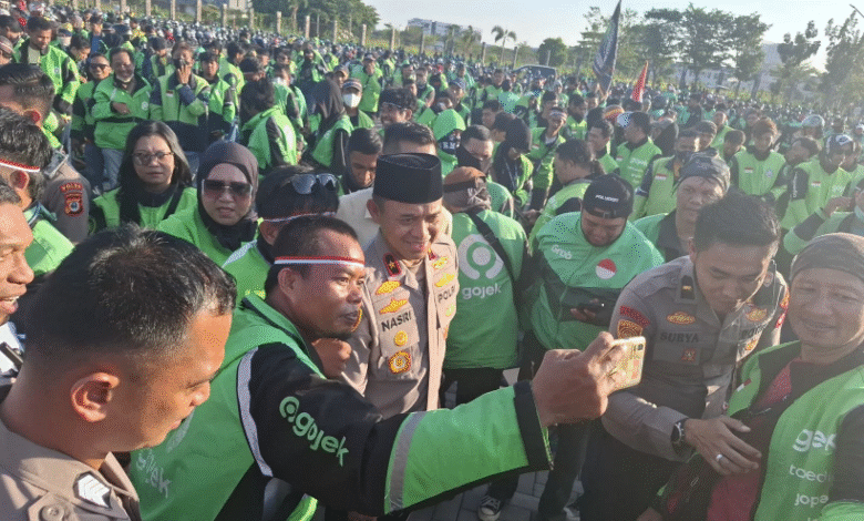 Ajak Ciptakan Makassar Aman, Polda Sulsel dan Ribuan Ojol Gelar Doa Bersama untuk Perdamaian