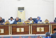 DPRD Wajo Serahkan Raperda KIP ke Pemkab