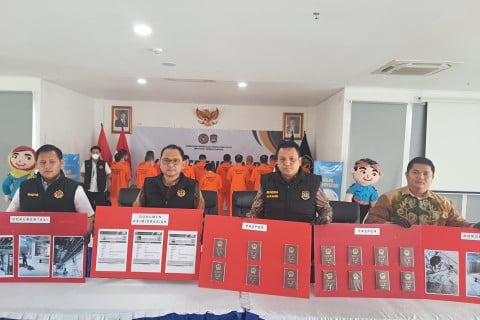 Imigrasi Sita 14 WNA China di Kelapa Gading: Kedapatan Jadi Tukang Keramik hingga Mandor, Terancam Deportasi