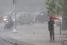 Masyarakat diharapkan dapat mematuhi peringatan dini ini untuk menjaga keselamatan diri dan keluarga hingga kondisi cuaca kembali normal.