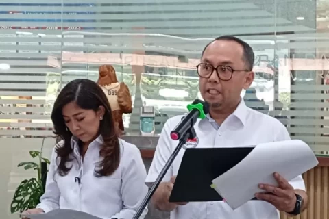 Penurunan transaksi judol sebesar Rp155 triliun lebih ini menjadi indikator kuat bahwa upaya pemberantasan judol yang masif dan terstruktur mulai membuahkan hasil, menciptakan ekosistem digital yang lebih sehat dan aman bagi masyarakat Indonesia.